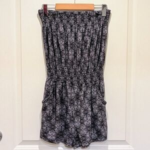 EUC Lily Morgan L Navy Blue Chevron Print Platsuit Romper